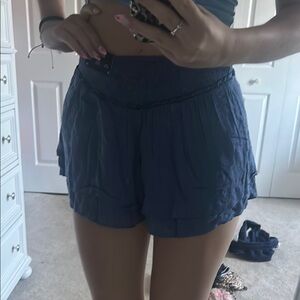 Women's hollister skirt/shorts xs never worn still tags